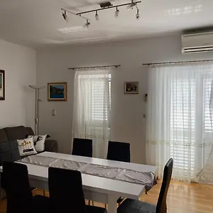 Nives Apartament Trogir